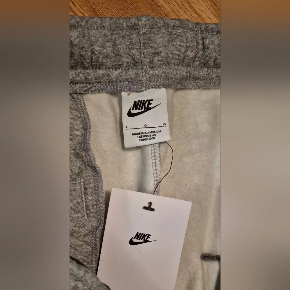 NEW Nike Men's Large Light Gray Solo Swish Joggers NWT - Picture 5 of 7